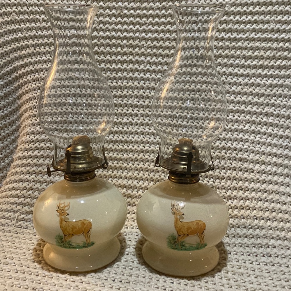 Buck print oil lamp pair